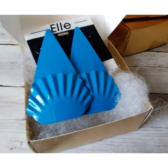 Authentic Vintage 1980s Bold Blue Triangle Earrings by Elle - Picture 1 of 4